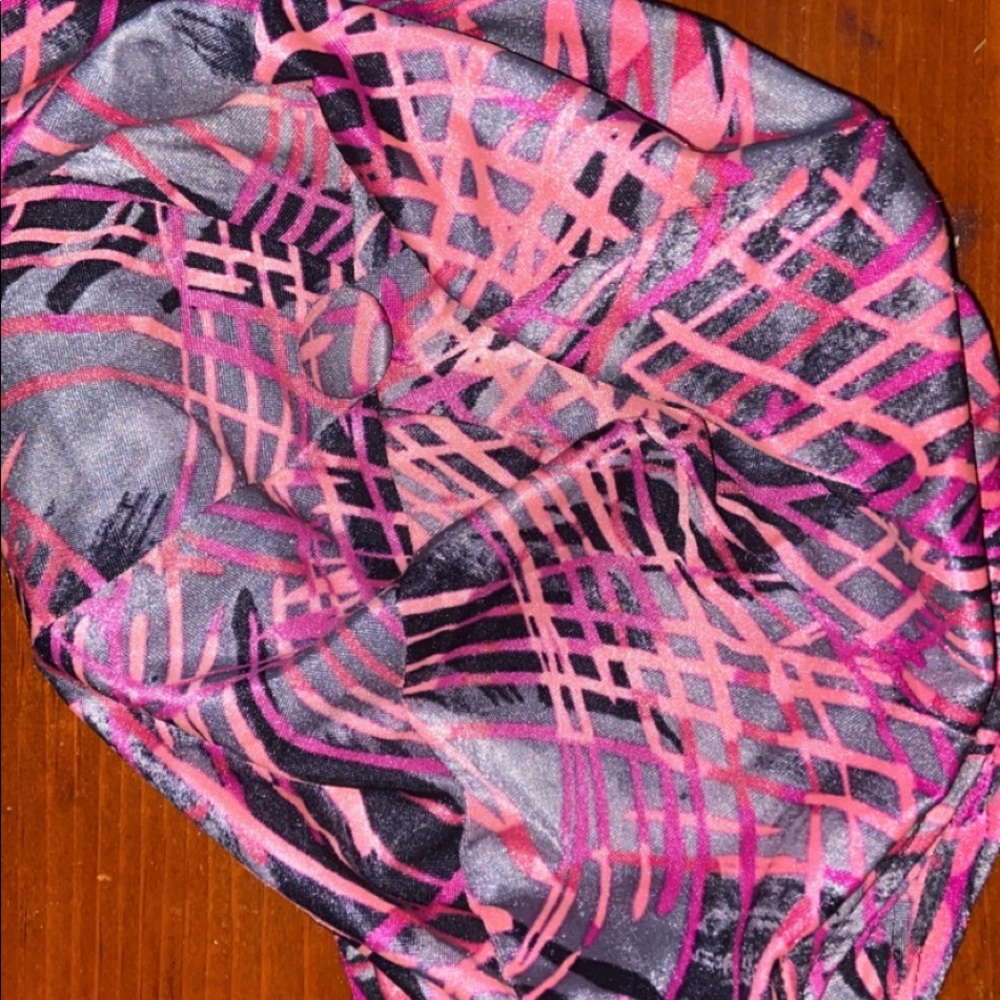 Riding helmet cover G.V. Sipp silks